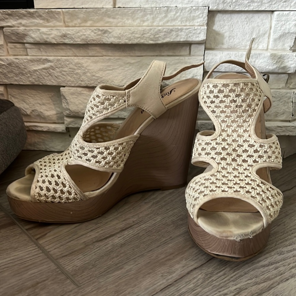 Lucky Brand Wedges size 9.5